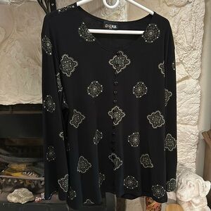 Black lightweight Esse Plus blouse with detailing size 3X